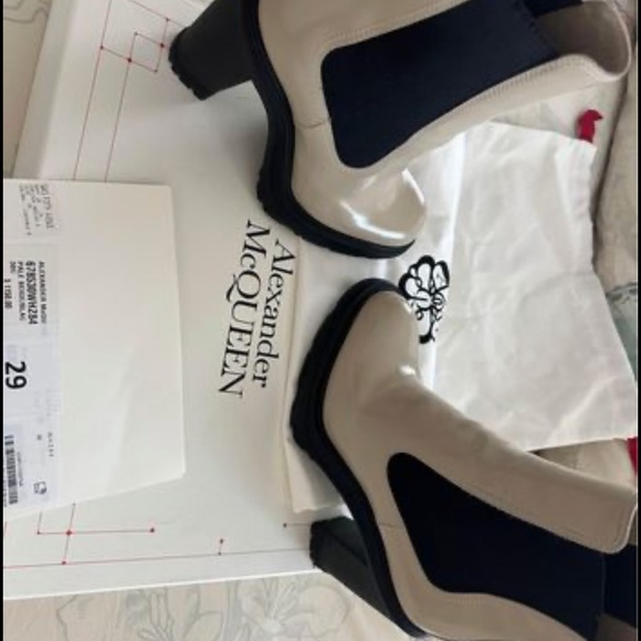 Alexander McQueen boots size 38 - Picture 3 of 6